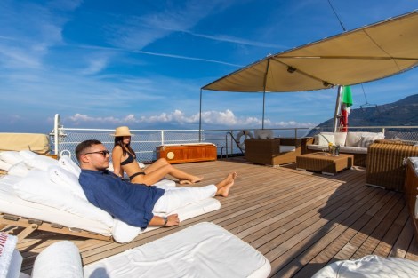 Review img # 6 of the yacht DP MONITOR