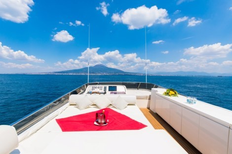 Review img # 20 of the yacht RIVIERA