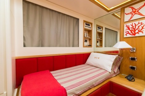 Review img # 23 of the yacht RIVIERA