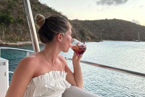 Review img # 25 of the yacht UNWAVERING