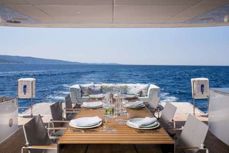 Review img # 12 of the yacht VULPINO